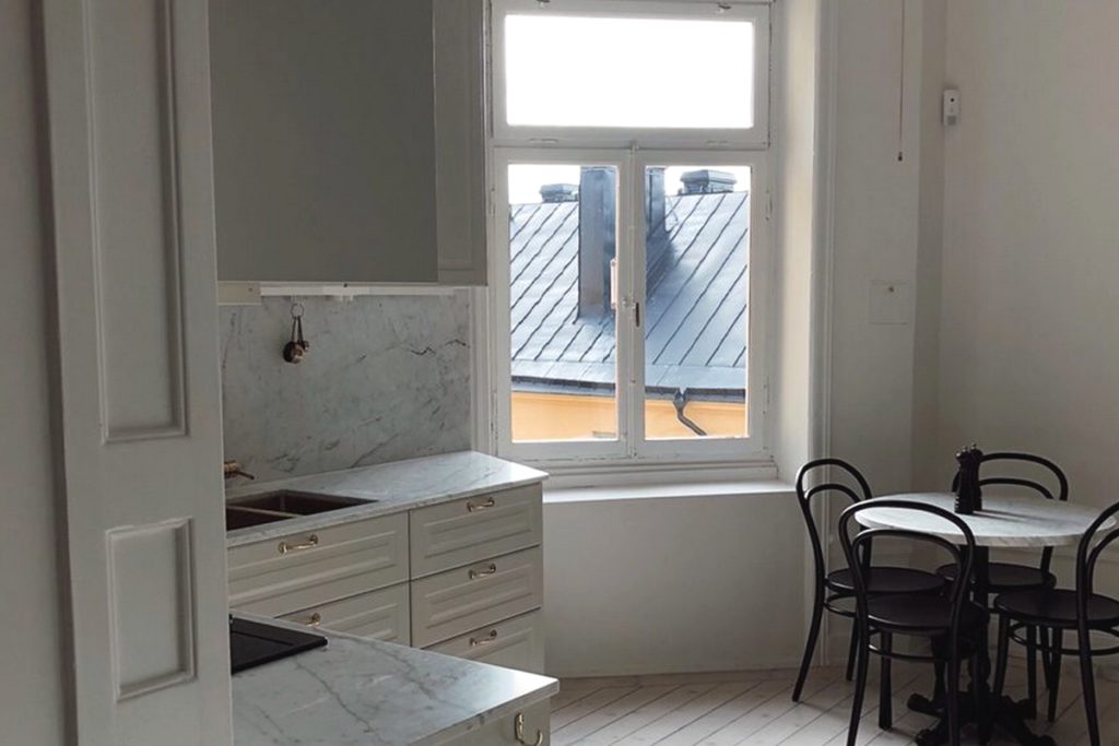Bianco Carrara C kök